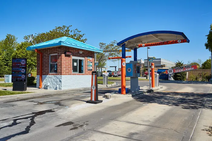 GO Car Wash Picture 2