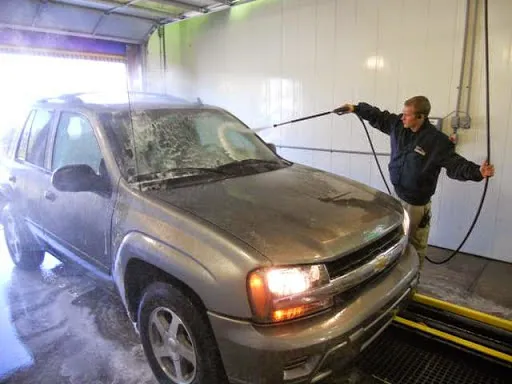 GO Car Wash Picture 10