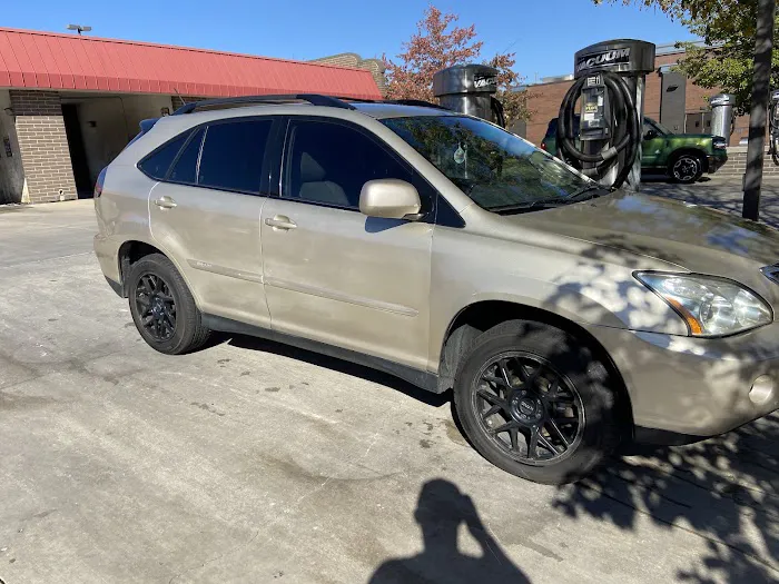 Grossman wash me car wash Picture 1