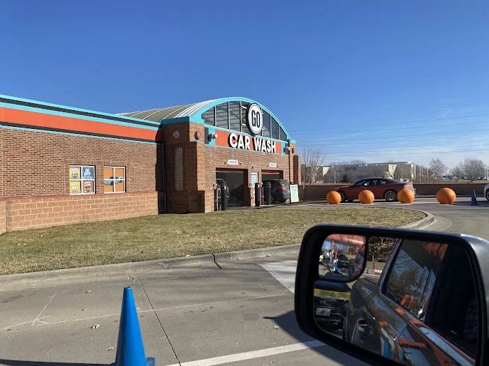 GO Car Wash Picture 1