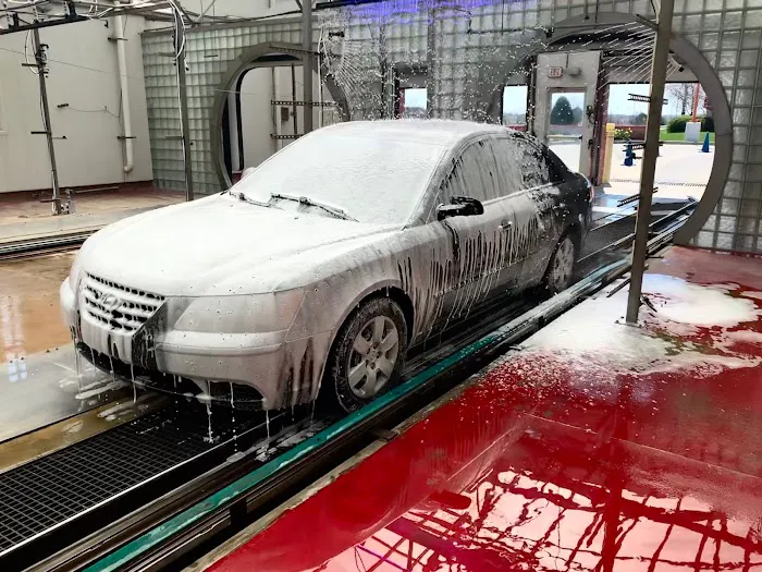 GO Car Wash Picture 10