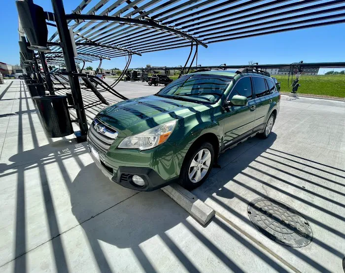 Club Car Wash Picture 2