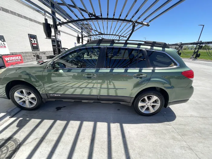 Club Car Wash Picture 9