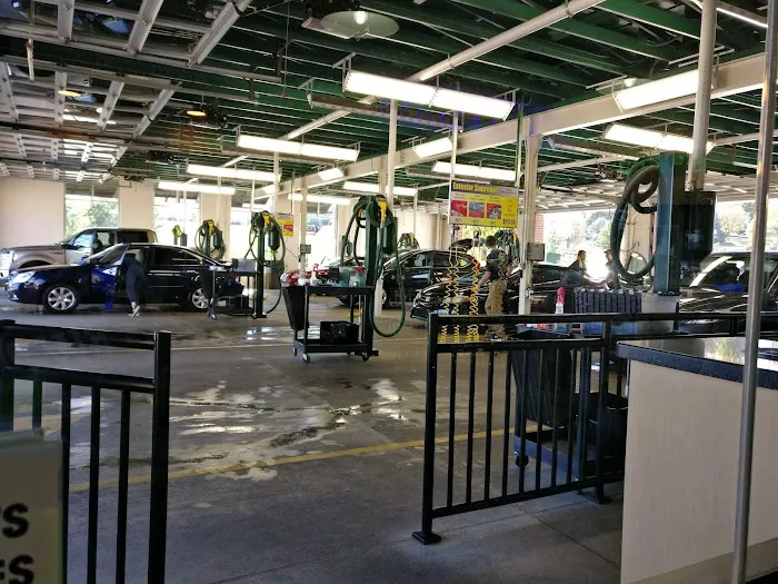 Charlie's Car Wash Picture 5