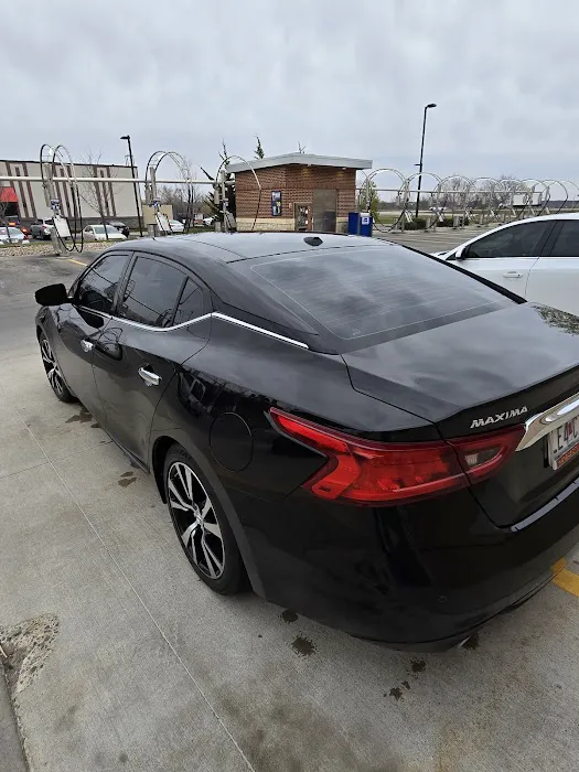 Charlie's Car Wash Picture 10