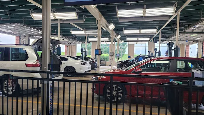 Charlie's Car Wash Picture 1