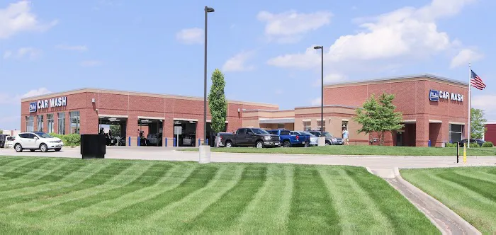 Charlie's Car Wash Picture 3