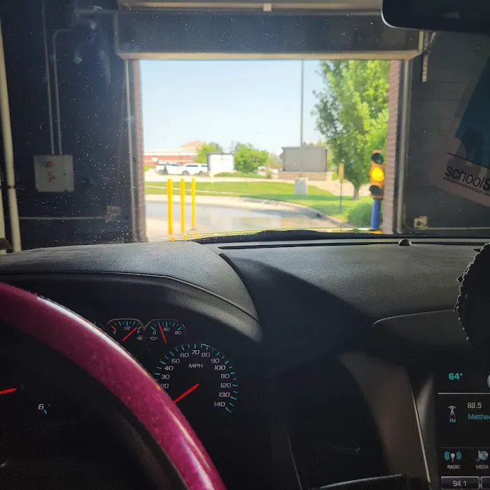 Charlie's Car Wash Picture 4