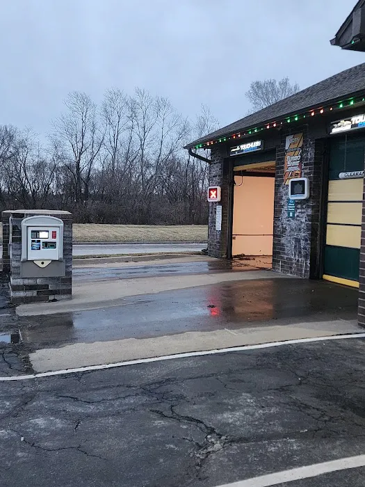 Bubble Time Car Wash Picture 1