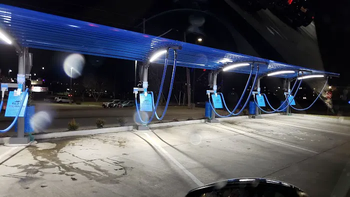 Big Billie's Car Wash Picture 3