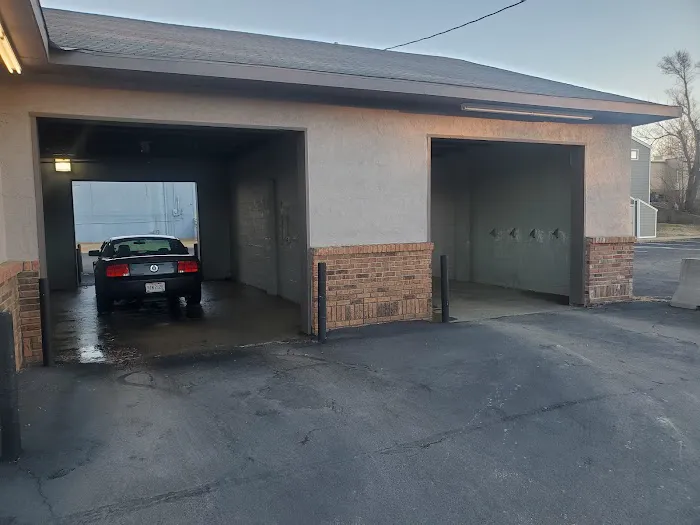 Big Billie's Car Wash Picture 4