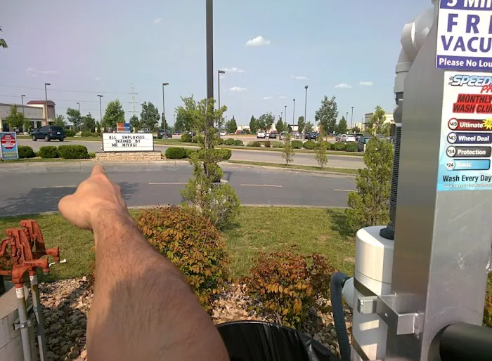 Speedy Car Wash - Falcon Valley Picture 4