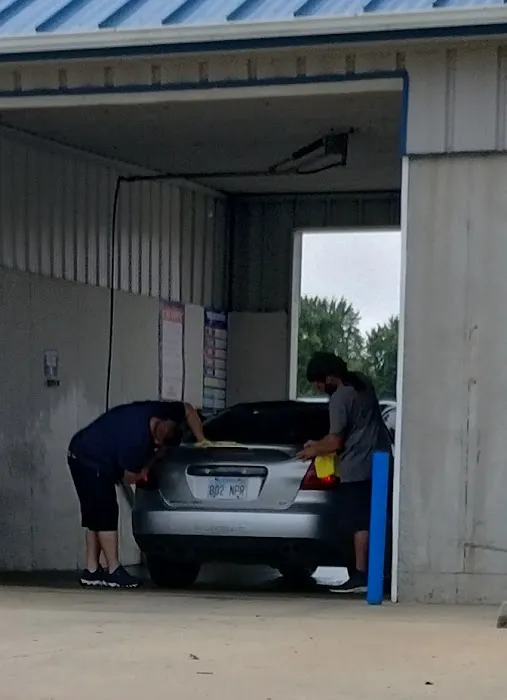 Brite Shine Car Wash Picture 4