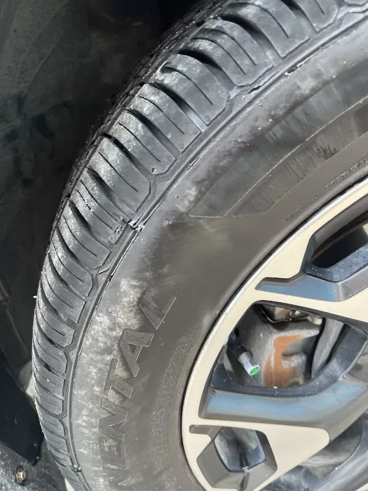 GO Car Wash Picture 10