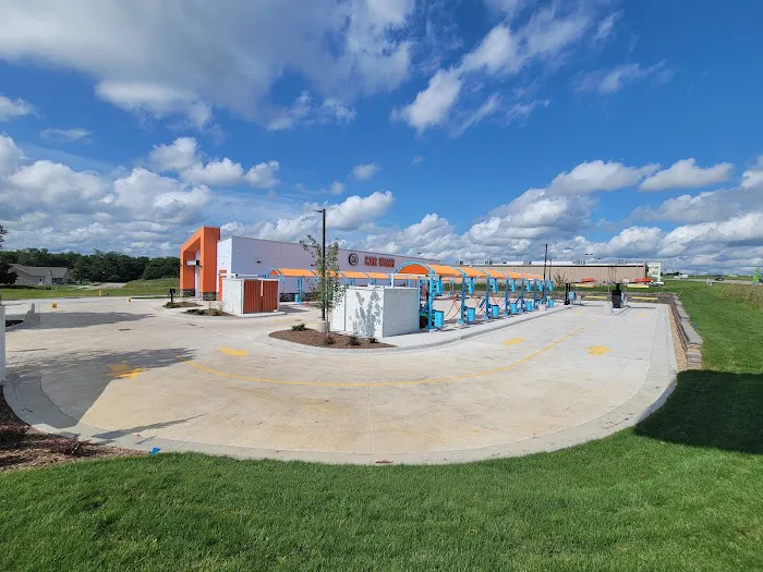 GO Car Wash Picture 1