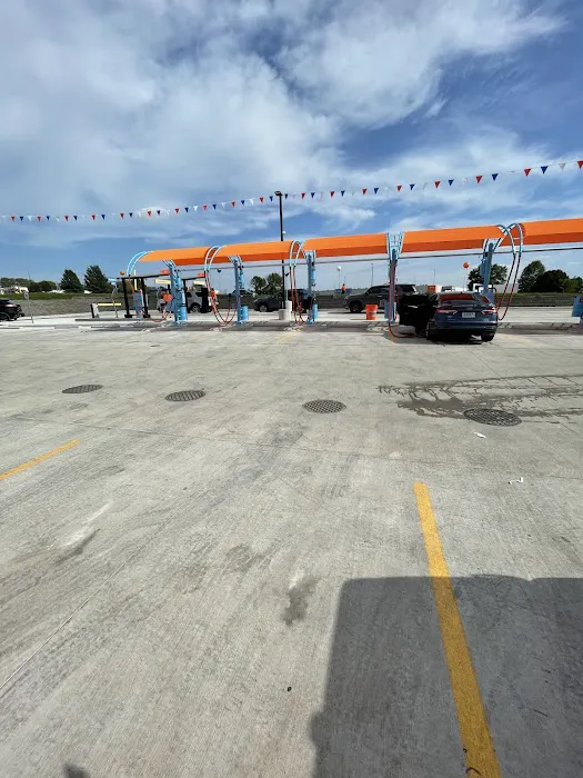 GO Car Wash Picture 5