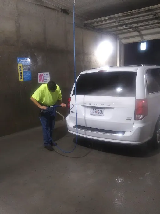 Dr. Spotless Car Wash Picture 2