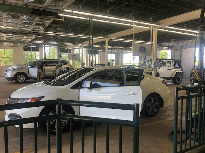 Charlie's Car Wash Picture 2