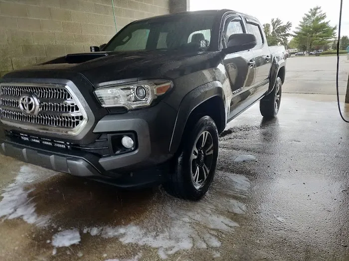 xCel Car Wash Picture 3