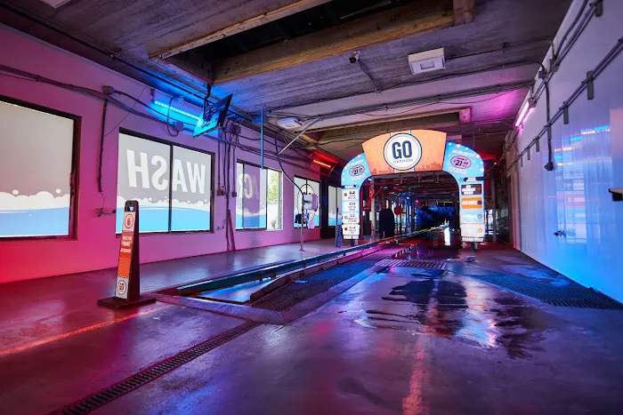 GO Car Wash Picture 4