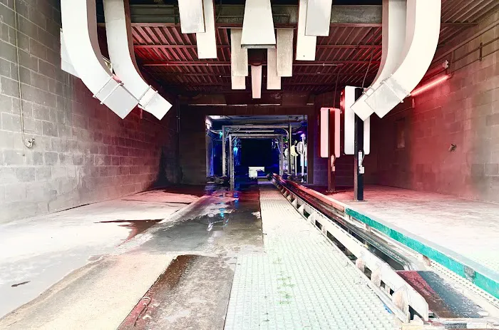 GO Car Wash Picture 9