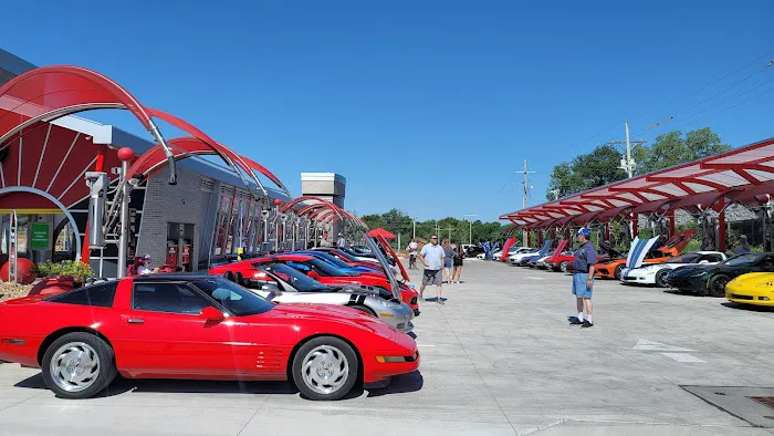 Tommy's Express® Car Wash Picture 4