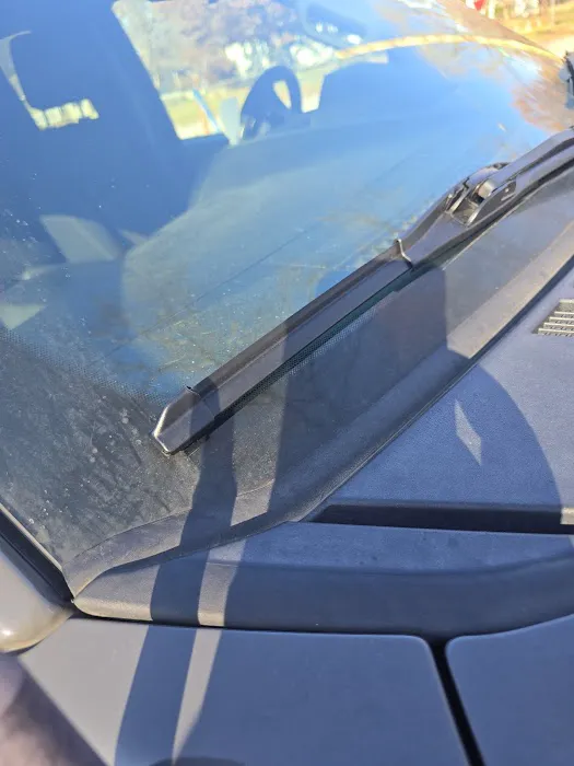 GO Car Wash Picture 1