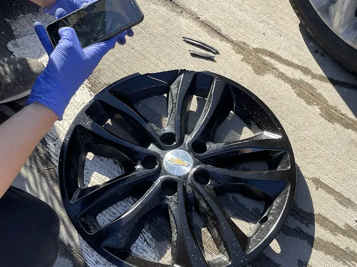 GO Car Wash Picture 5