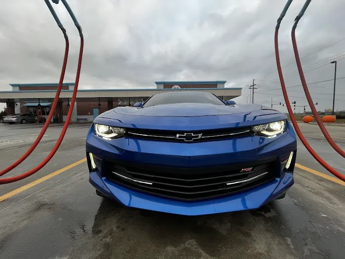 GO Car Wash Picture 7