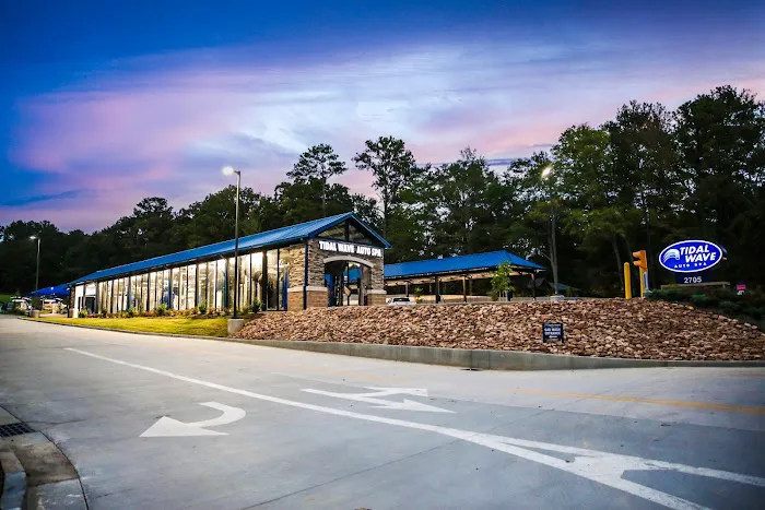 Tidal Wave Auto Spa | Car Wash Picture 2