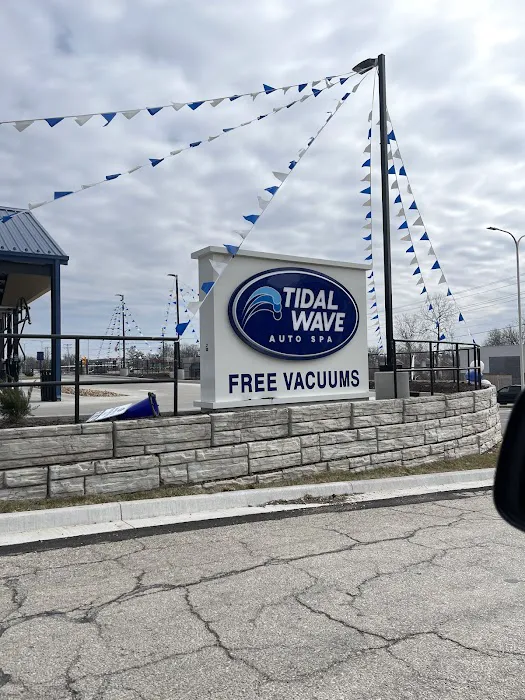 Tidal Wave Auto Spa | Car Wash Picture 1