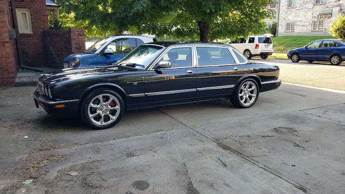 Tidal Wave Auto Spa | Car Wash Picture 10