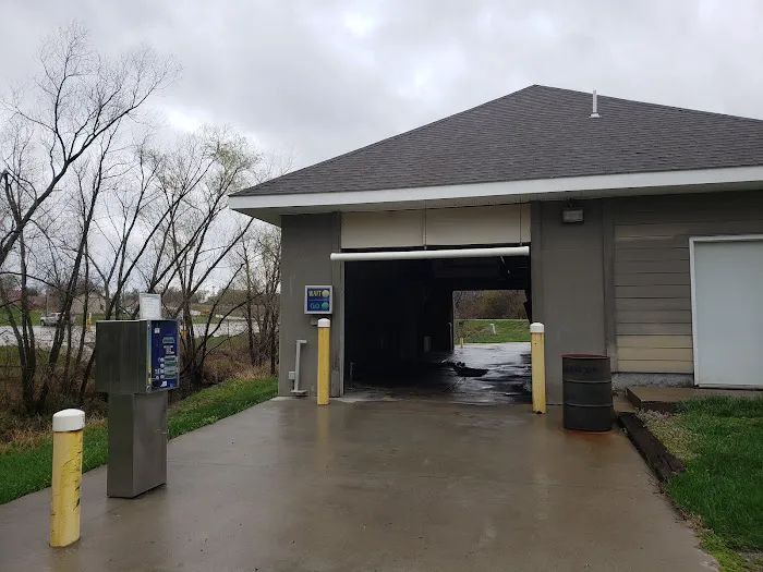 Drive Through Car Wash Picture 5