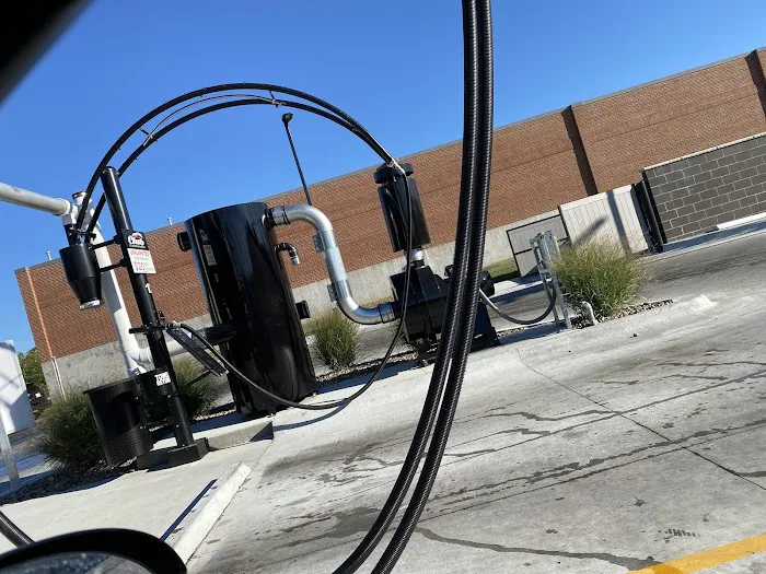 Club Car Wash Picture 6