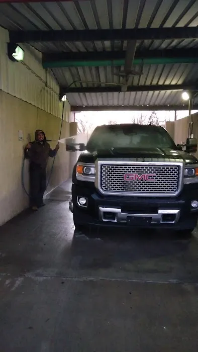 Tonganoxie Car Wash Picture 2