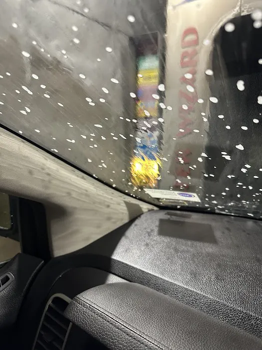 Valvoline Express Care Car Wash Picture 3