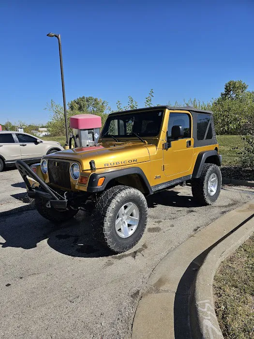Aero Blast Car Wash Picture 3