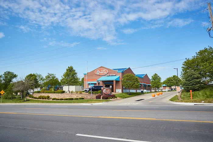 GO Car Wash Picture 1