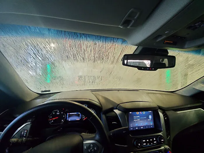 GO Car Wash Picture 5