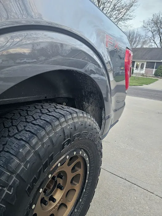 GO Car Wash Picture 4