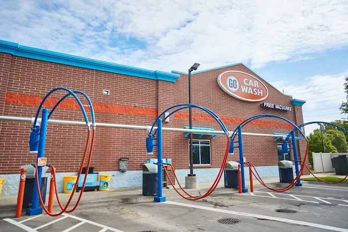 GO Car Wash Picture 2