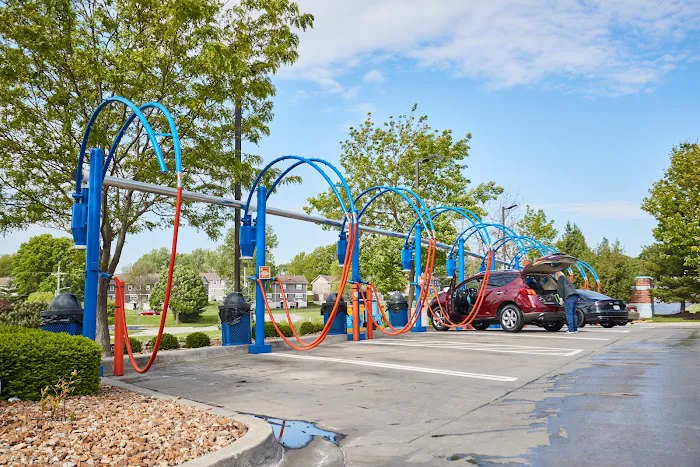 GO Car Wash Picture 6