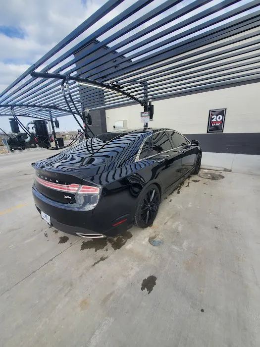 Club Car Wash Picture 1