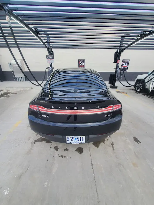 Club Car Wash Picture 10