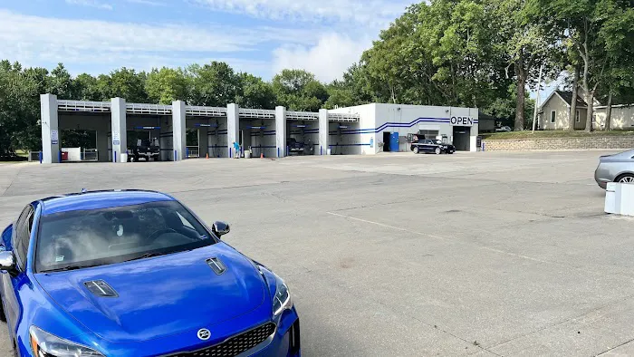 Greenwood Carwash Picture 2