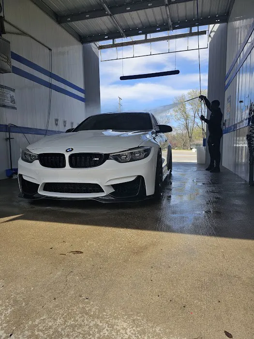 Greenwood Carwash Picture 10