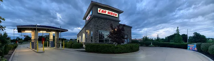 Splash and Go Car Wash Picture 3