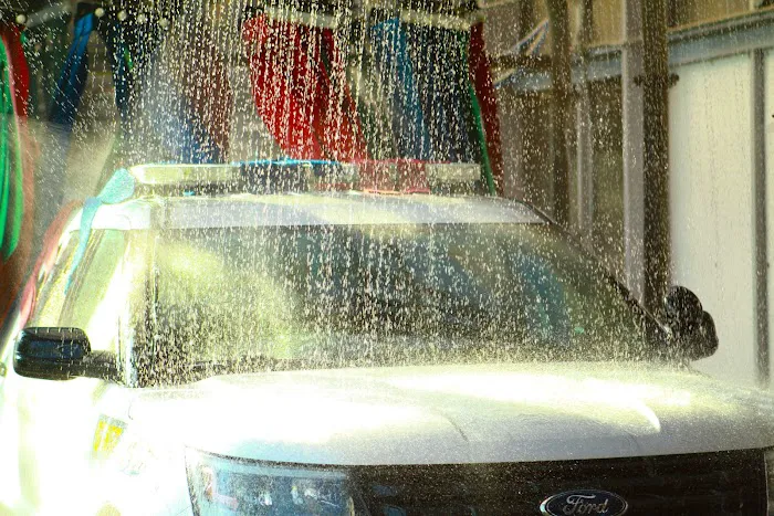 Splash and Go Car Wash Picture 4