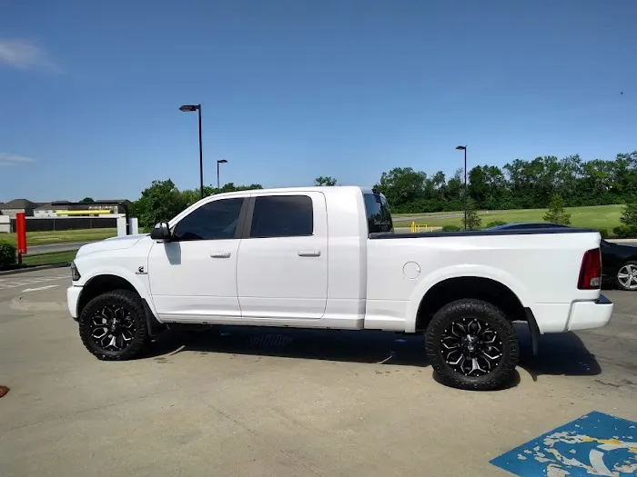 Splash and Go Car Wash Picture 10