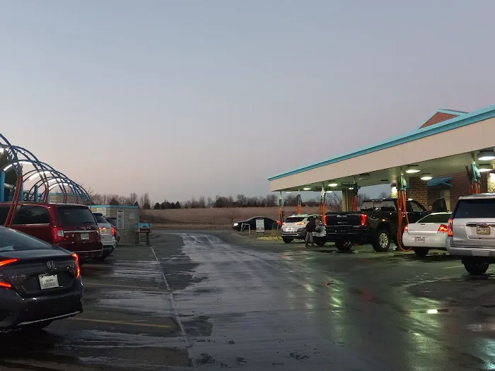 GO Car Wash Picture 5